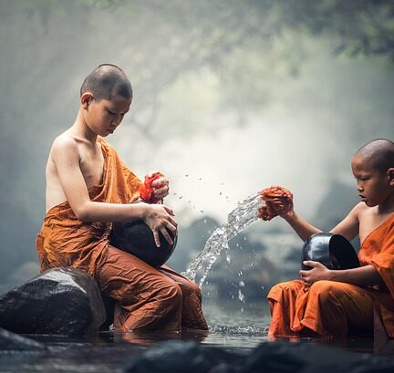 Guide: Sådan får du børnene til at hjælpe med rengøringen